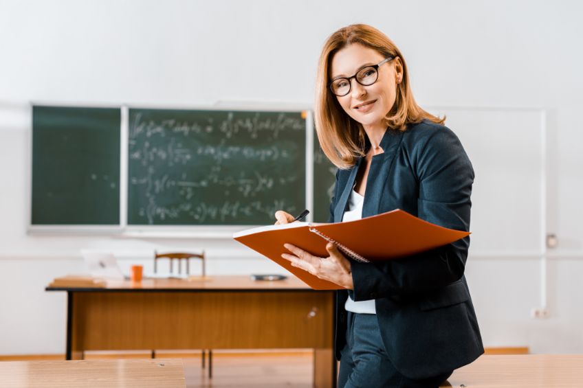 Insegnare lingua italiana per discenti di lingua straniera negli istituti secondari di I e II grado